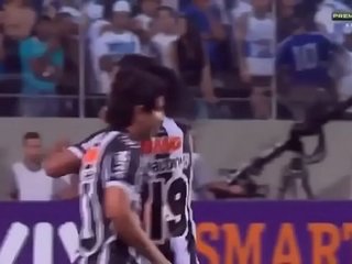 Gol do Ronaldinho Gaucho contra o crü_zeiro (para maiores de 21 anos)